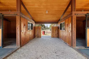 64155 Hunnell Rd, Bend, OR 97703 - Photo 68