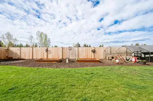 4951 SW Yew Pl, Redmond, OR 97756 - Photo 46