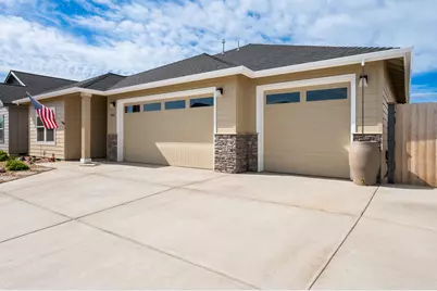 4951 SW Yew Place, Redmond, OR 97756 - Photo 8