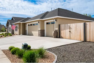 4951 SW Yew Place, Redmond, OR 97756 - Photo 6