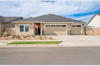 4951 SW Yew Place, Redmond, OR 97756 - Photo 2