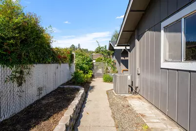 2094 Montgomery Lane, Grants Pass, OR 97527 - Photo 24
