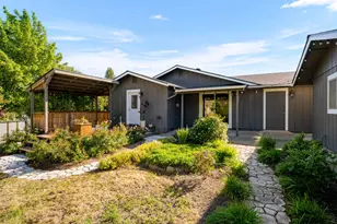 2094 Montgomery Ln, Grants Pass, OR 97527 - Photo 28