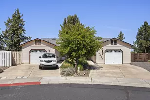 3601 SW Sw Bobby Jones Ct, Redmond, OR 97756 - Photo 2