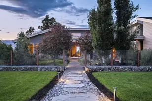 23420 Bear Creek Rd, Bend, OR 97701 - Photo 4