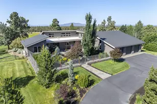 23420 Bear Creek Rd, Bend, OR 97701 - Photo 2