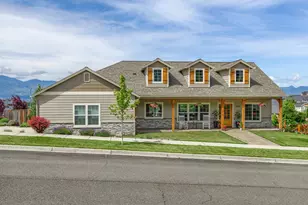 4432 Vista Pointe Dr, Medford, OR 97504 - Photo 2