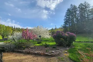 2444 Gardner Rd, Eagle Point, OR 97524 - Photo 4