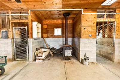 2444 Gardner Road, Eagle Point, OR 97524 - Photo 56