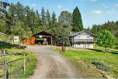 2444 Gardner Road, Eagle Point, OR 97524 - Photo 6
