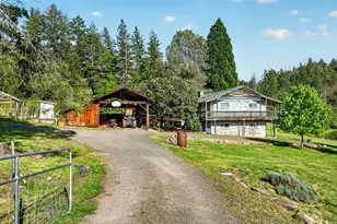 2444 Gardner Rd, Eagle Point, OR 97524 - Photo 6