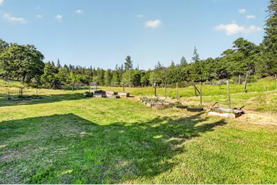 2444 Gardner Road, Eagle Point, OR 97524 - Photo 46