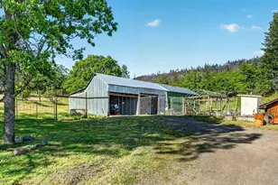 2444 Gardner Rd, Eagle Point, OR 97524 - Photo 38