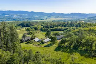 2444 Gardner Rd, Eagle Point, OR 97524 - Photo 2