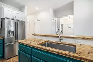 889 Northwest 13th St, Redmond, OR 97756 - Photo 16