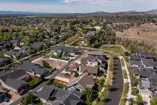 889 Northwest 13th St, Redmond, OR 97756 - Photo 46