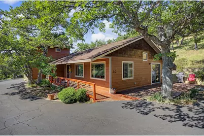 5366 Pioneer Road, Medford, OR 97501 - Photo 2