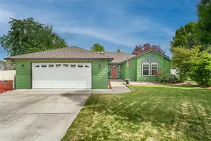 1841 Cascadia Cir, Medford, OR 97504 - Photo 1