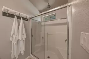 21283 Dove Ln, Bend, OR 97702 - Photo 36