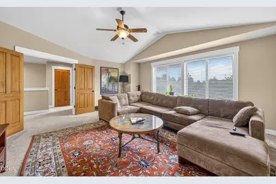 61433 Linton Loop, Bend, OR 97702 - Photo 40