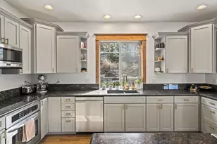 2073 NW Shevlin Crest Dr, Bend, OR 97703 - Photo 14