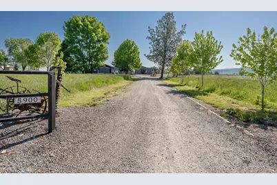 5900 Peace Lane, Central Point, OR 97502 - Photo 44