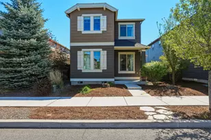 3410 SW 28th St, Redmond, OR 97756 - Photo 2