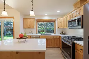 60825 Grand Targhee Dr, Bend, OR 97702 - Photo 10