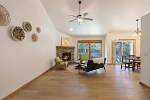 60825 Grand Targhee Dr, Bend, OR 97702 - Photo 4