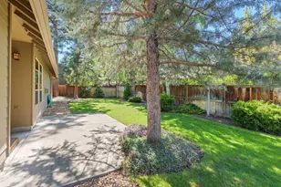60825 Grand Targhee Dr, Bend, OR 97702 - Photo 22