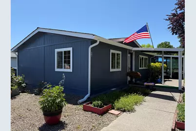 4624 S Pacific Highway #UNIT 17, Phoenix, OR 97535 - Photo 1