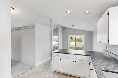 959 Westrop Drive, Central Point, OR 97502 - Photo 10