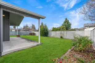 959 Westrop Dr, Central Point, OR 97502 - Photo 30