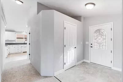959 Westrop Drive, Central Point, OR 97502 - Photo 4