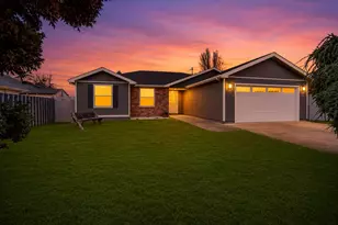 959 Westrop Dr, Central Point, OR 97502 - Photo 1