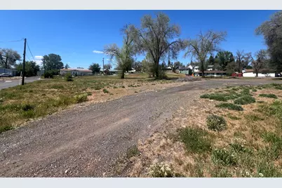 2007 Modoc Street, Klamath Falls, OR 97601 - Photo 2
