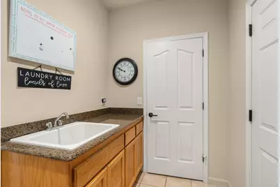 262 Robert Trent Jones Boulevard, Eagle Point, OR 97524 - Photo 32