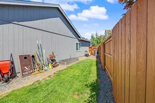 1956 Layla Dr, Medford, OR 97501 - Photo 24