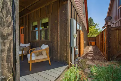 353 E Aspenwood Avenue, Sisters, OR 97759 - Photo 4