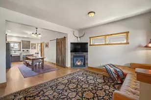 353 E Aspenwood Ave, Sisters, OR 97759 - Photo 4