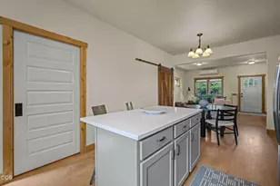 353 E Aspenwood Ave, Sisters, OR 97759 - Photo 22
