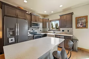 353 E Aspenwood Ave, Sisters, OR 97759 - Photo 12