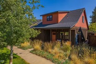 353 E Aspenwood Ave, Sisters, OR 97759 - Photo 2