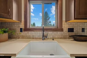 353 E Aspenwood Ave, Sisters, OR 97759 - Photo 14