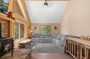 2042 Hyatt Prairie Rd, Ashland, OR 97520 - Photo 12