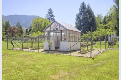 258 Walker Road, Grants Pass, OR 97527 - Photo 32