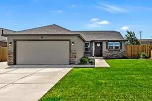 3499 NW 9th Ln, Redmond, OR 97756 - Photo 2
