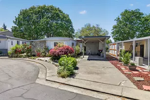 2252 Table Rock Rd, Medford, OR 97501 - Photo 4