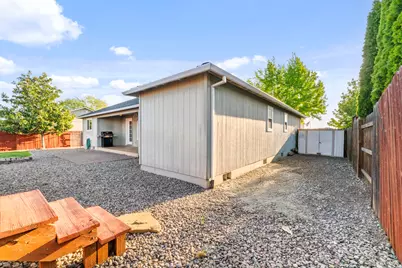 8414 Atlantic Avenue, White City, OR 97503 - Photo 20