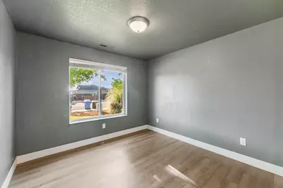 8414 Atlantic Avenue, White City, OR 97503 - Photo 10